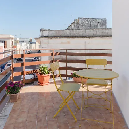 Salento 4 Stars - Blue & Yellow Apartamento